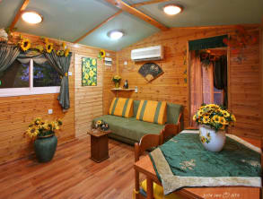 בתי%20דפנה%20-%20בקתות%20עץ%20בחד%20נס%20,%20חד%20נס